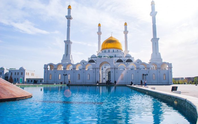 nur-astana-camii